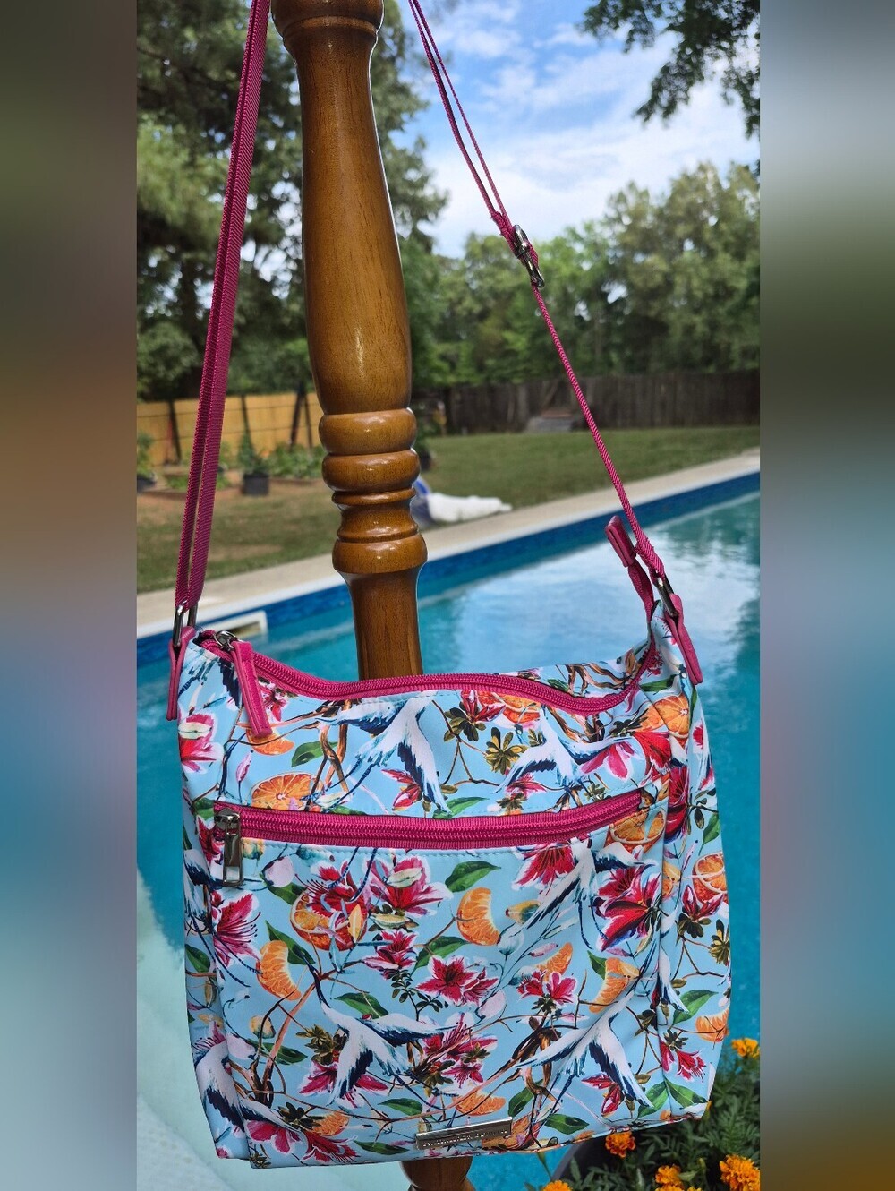 Samantha Brown To-Go medium Zip-front Crossbody Handbag